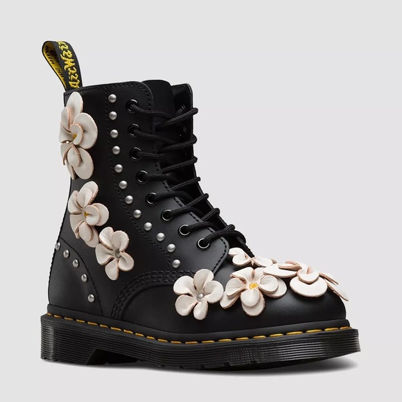 Dr. Martens Women's 1460 Pascal LIMITED EDITION 3D Flowers US 7 RARE & Unique!! - Picture 2 of 12
